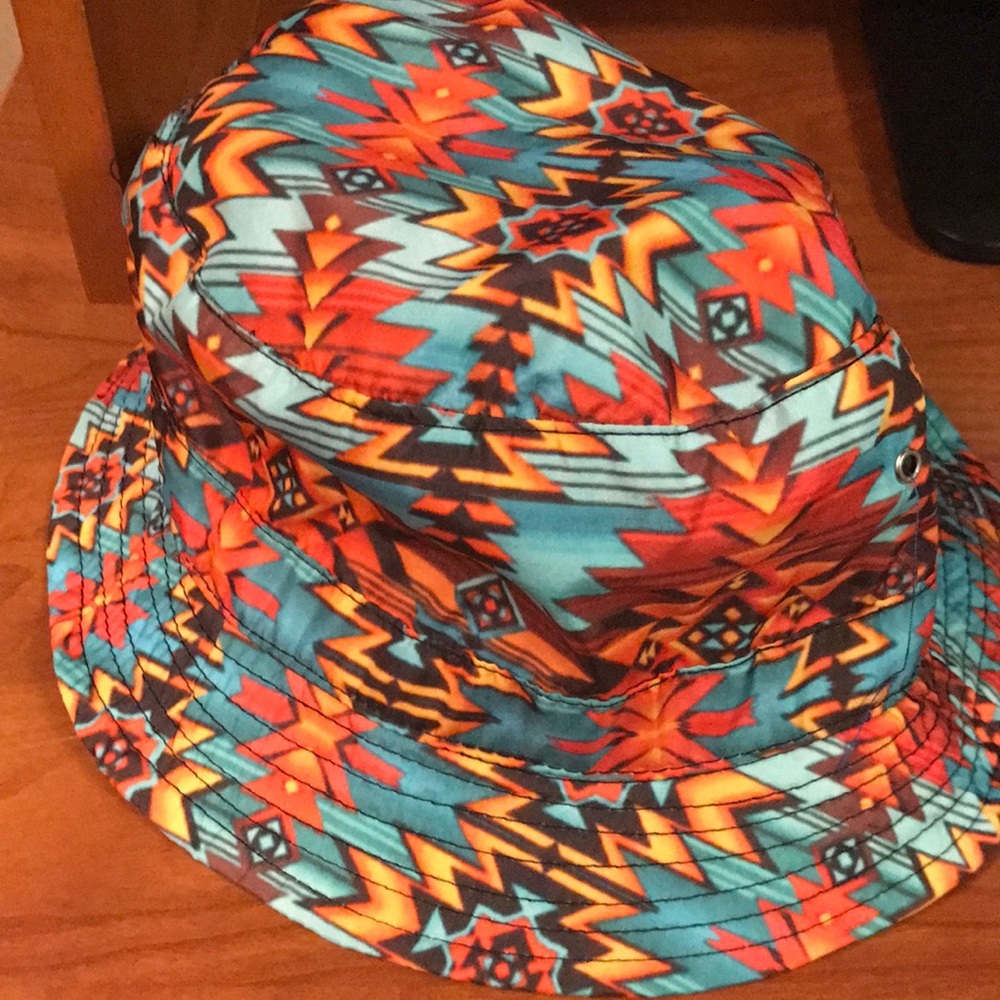 Bucket hat